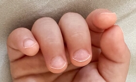 お子様の単発メニュー：手の爪お手入れ02